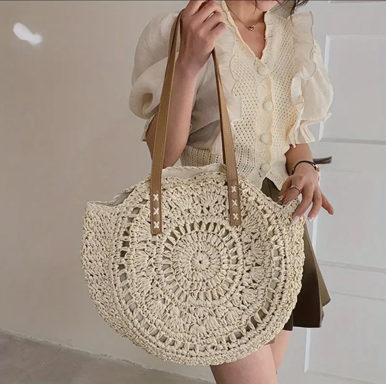 Product image Round Straw Beach Tote Bag, Crochet Summer Handbag with Leather Handles, 16.9 x 16.5 inches - Image 2