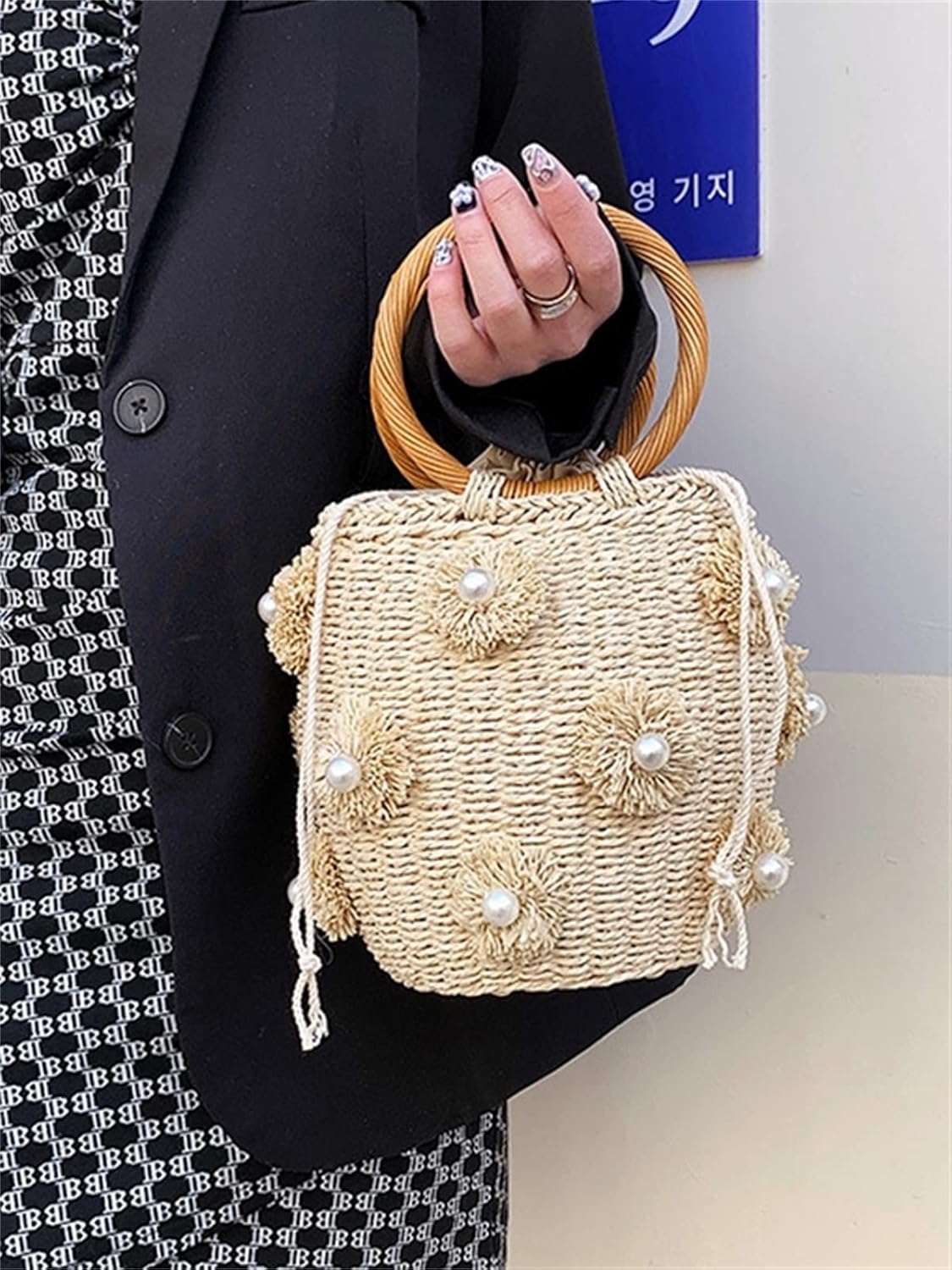 Summer Straw Bag for Women Pearl Flower Bucket Tote Bag Diamond Handbag Hand Woven Rattan Shell Purse Drawstring - Image 6